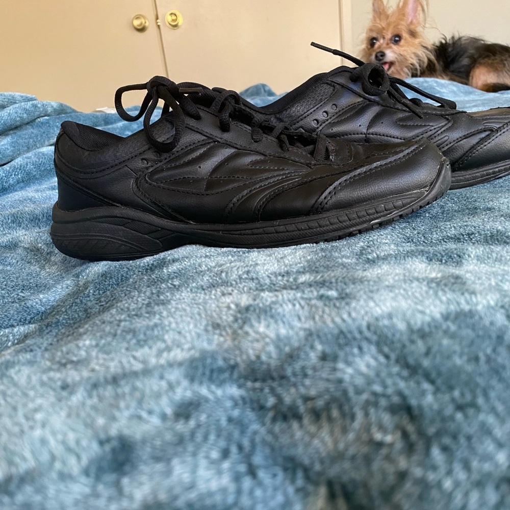 Non slip shoes for work